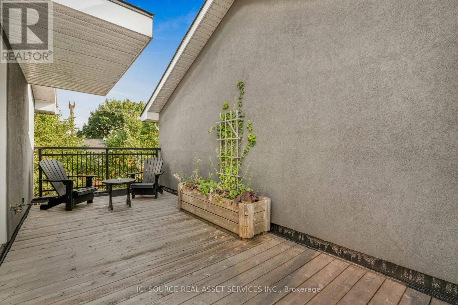 1137 GLADSTONE AVENUE