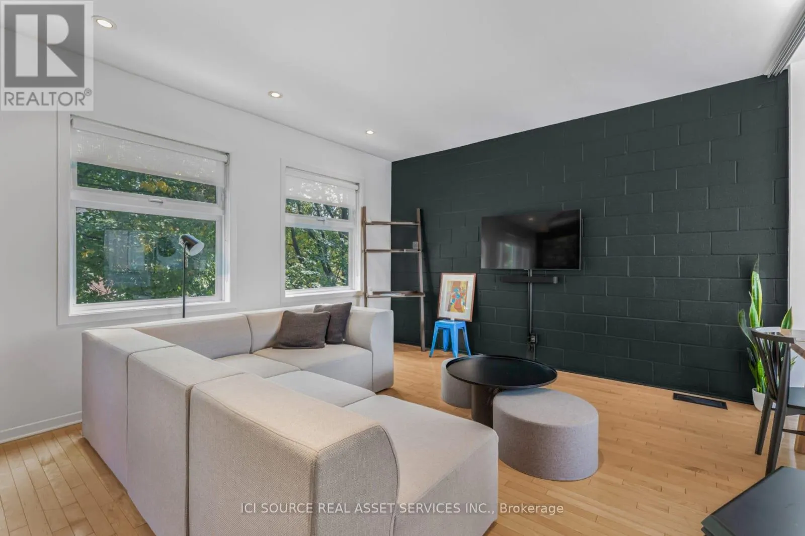 1137 GLADSTONE AVENUE