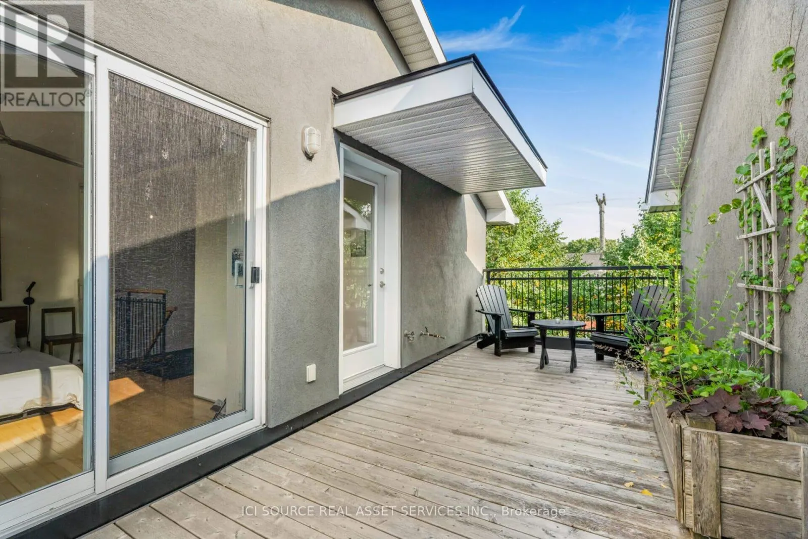 1137 GLADSTONE AVENUE