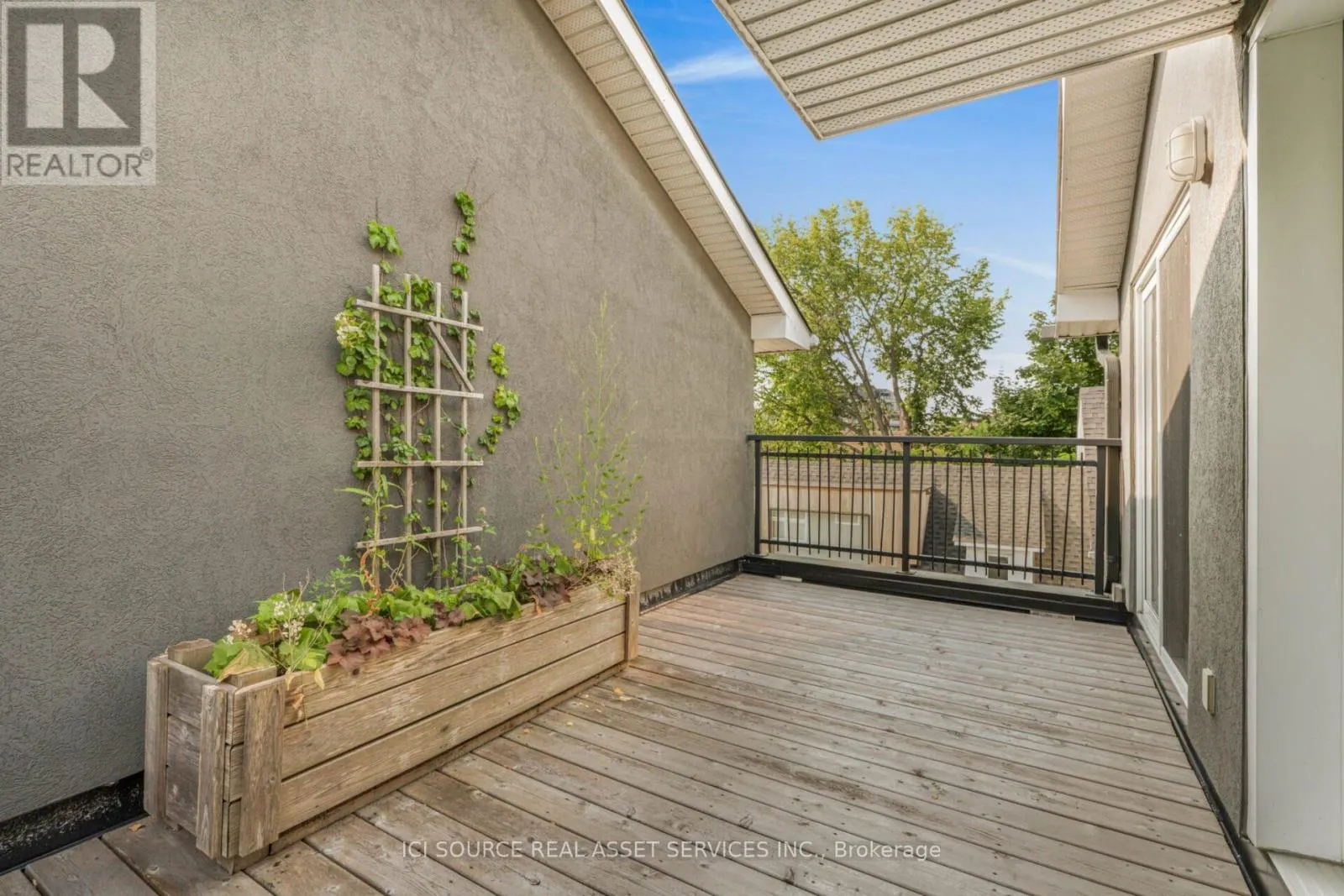 1137 GLADSTONE AVENUE