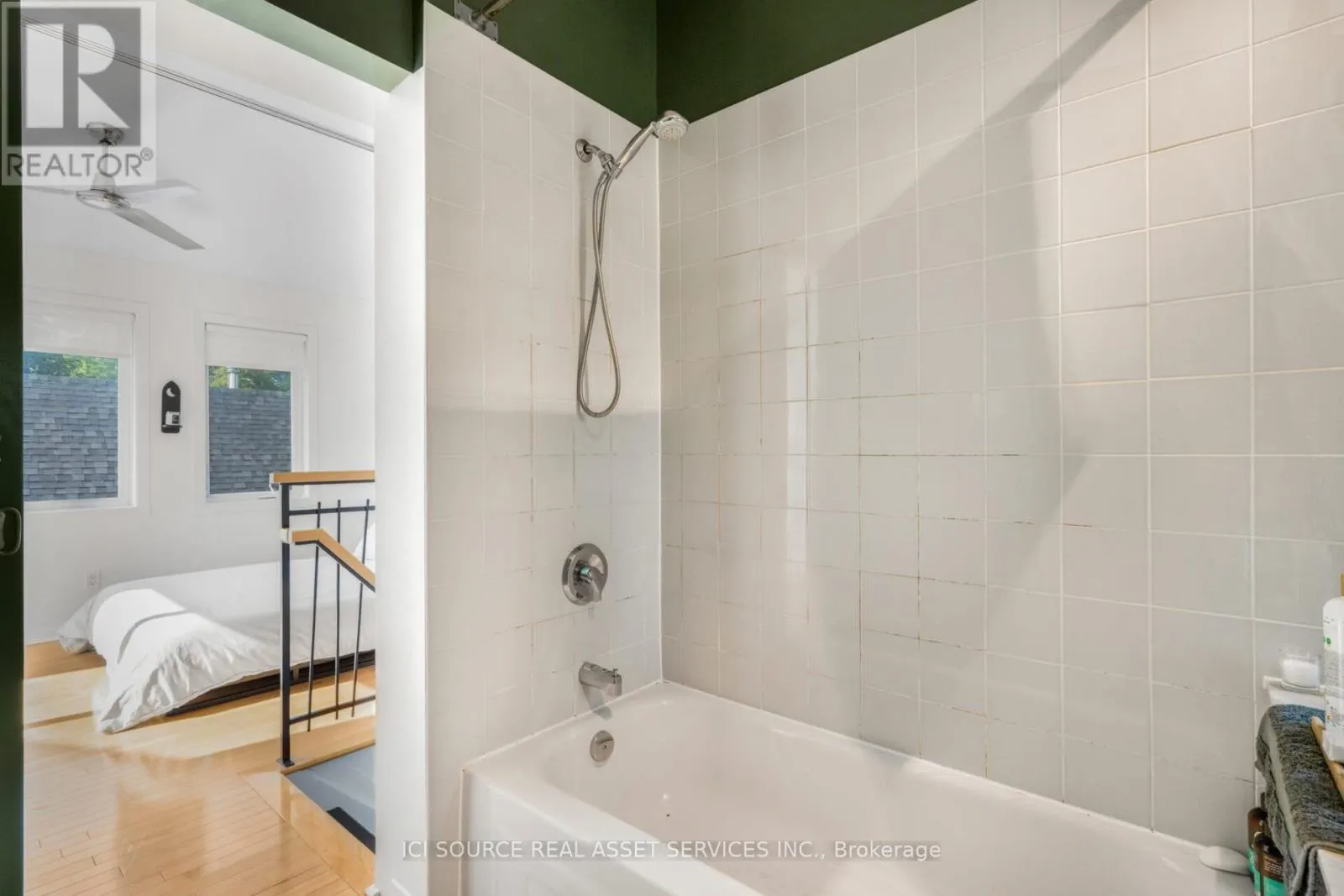 1137 GLADSTONE AVENUE