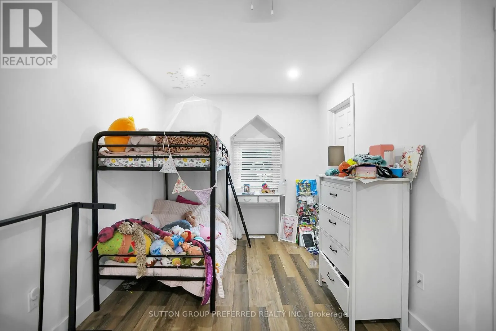 4 - 561 PRINCESS AVENUE, #4