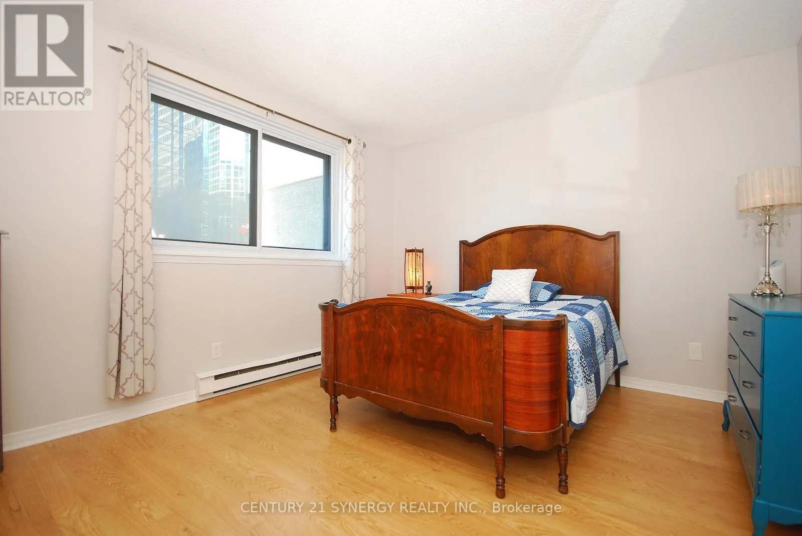 309 - 199 KENT STREET