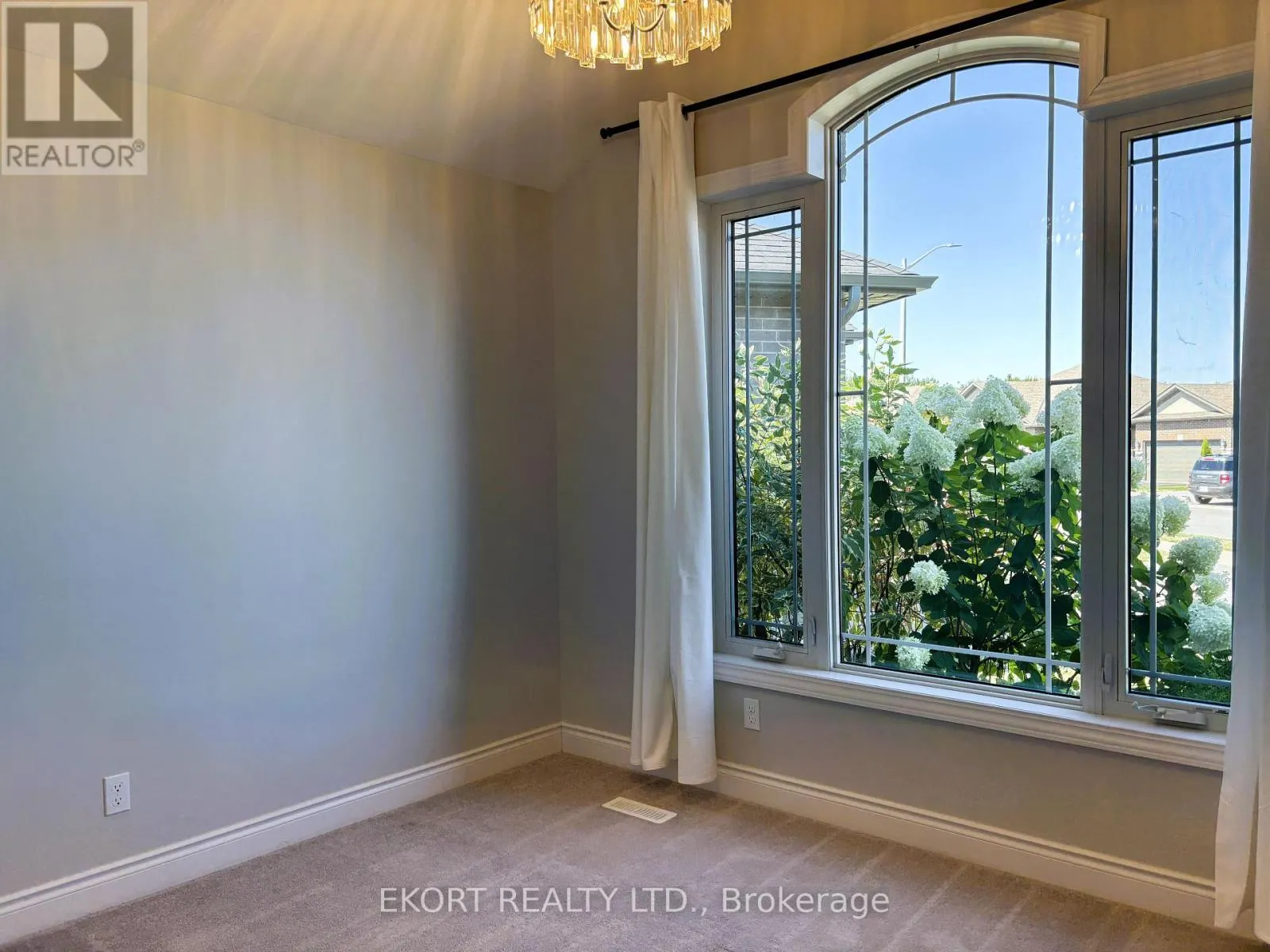 64 FARMINGTON CRESCENT