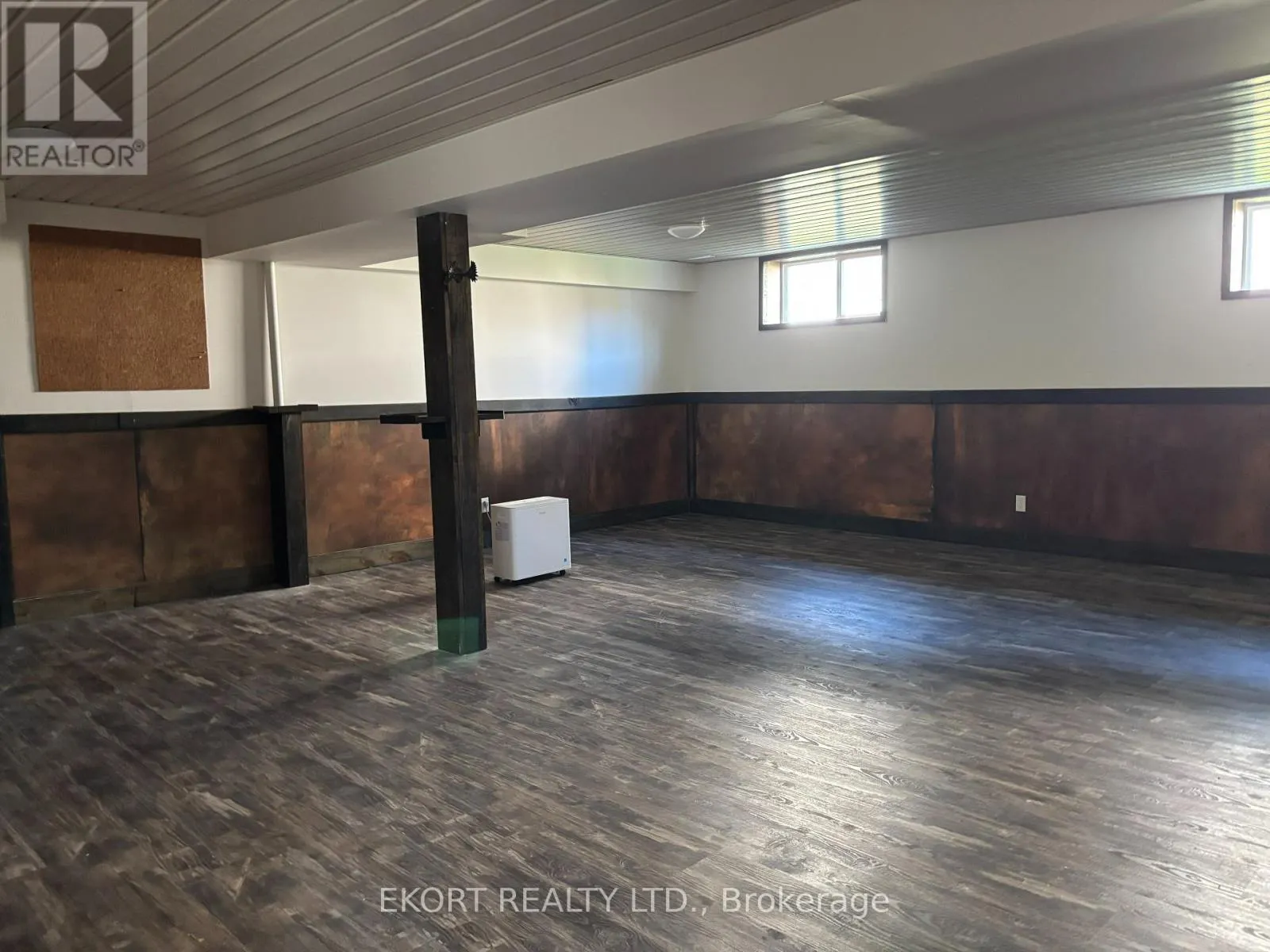 64 FARMINGTON CRESCENT