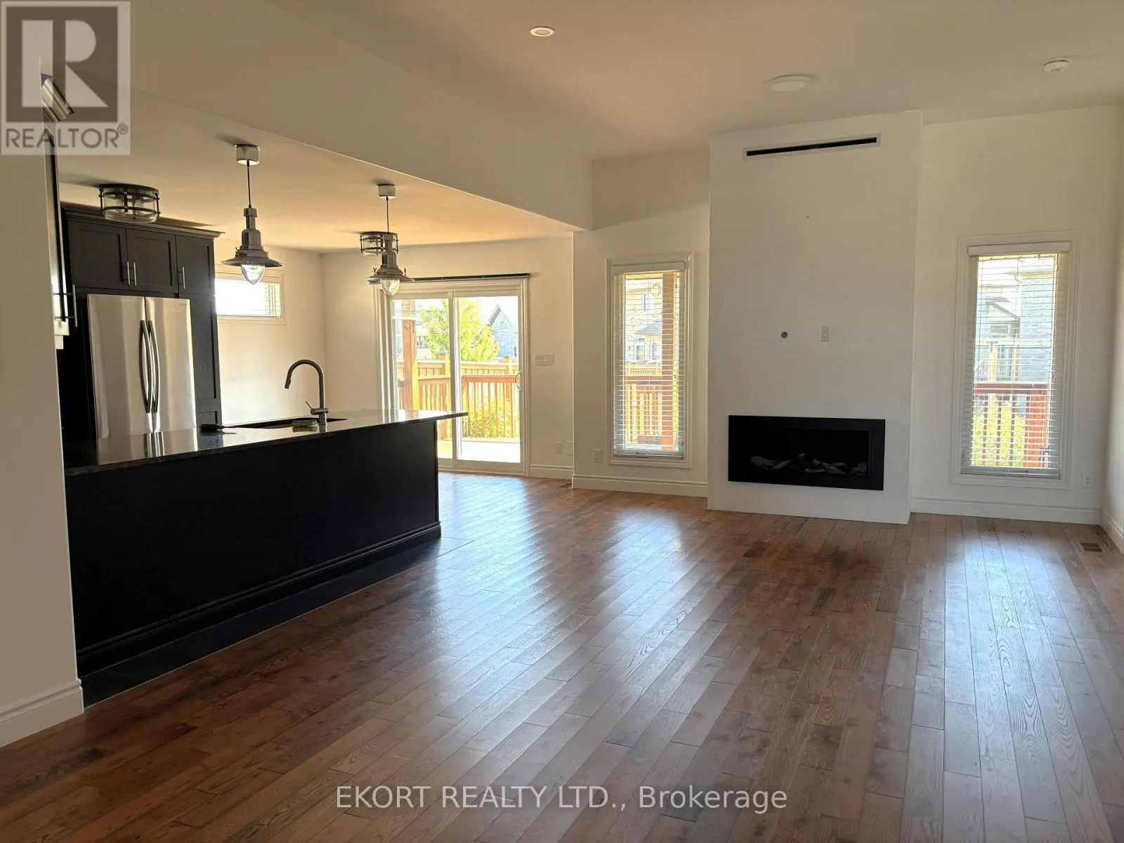 64 FARMINGTON CRESCENT