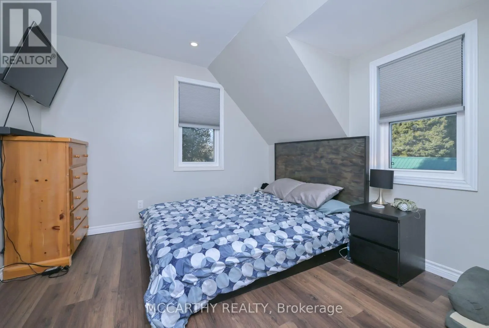 681141 260 SIDE ROAD