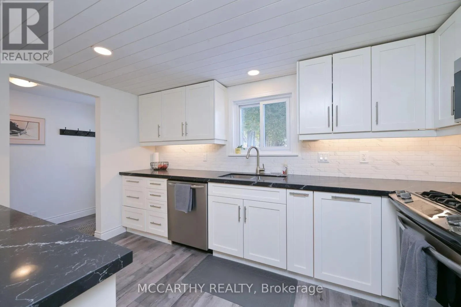 681141 260 SIDE ROAD