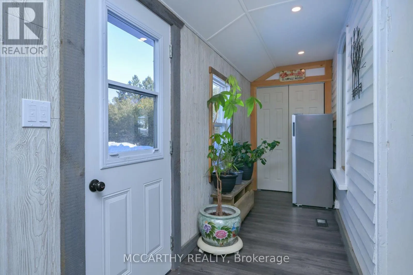 681141 260 SIDE ROAD