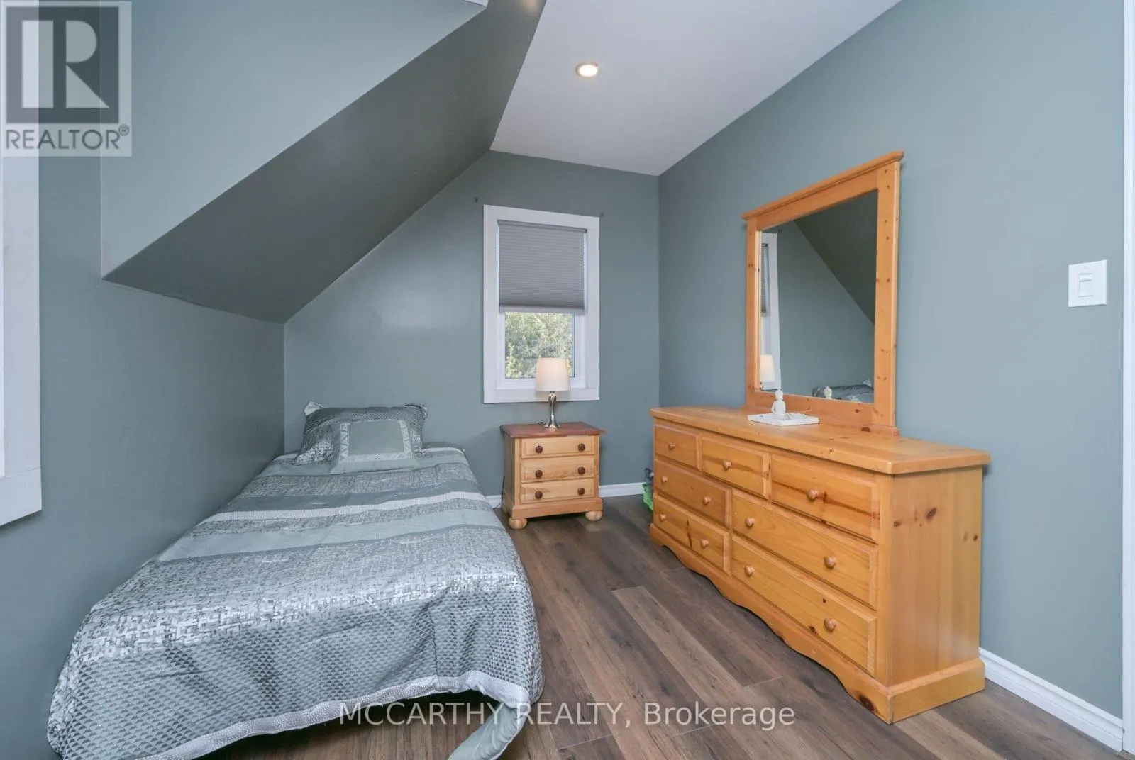 681141 260 SIDE ROAD