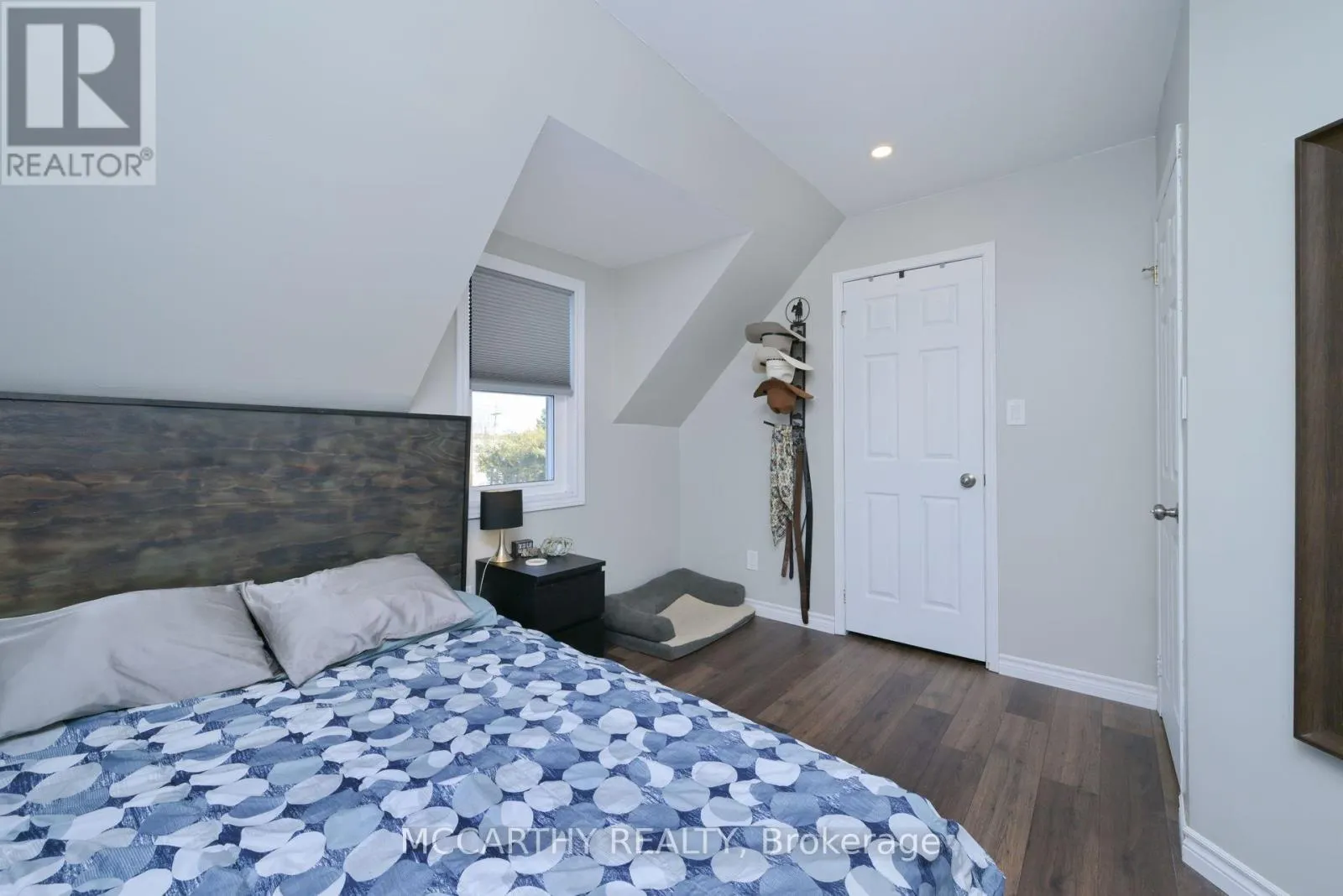 681141 260 SIDE ROAD