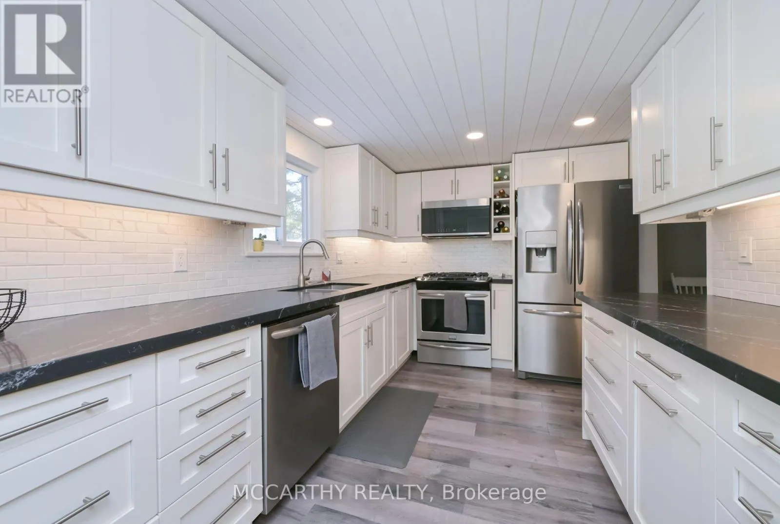 681141 260 SIDE ROAD