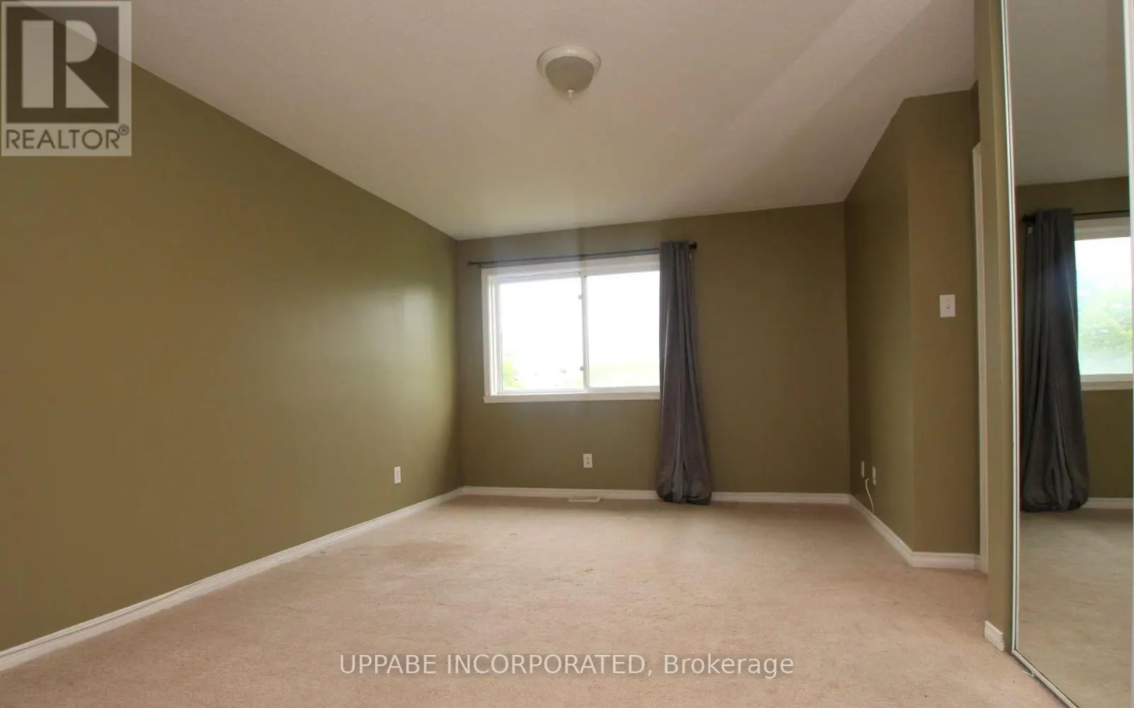 6075 PINEGLADE CRESCENT