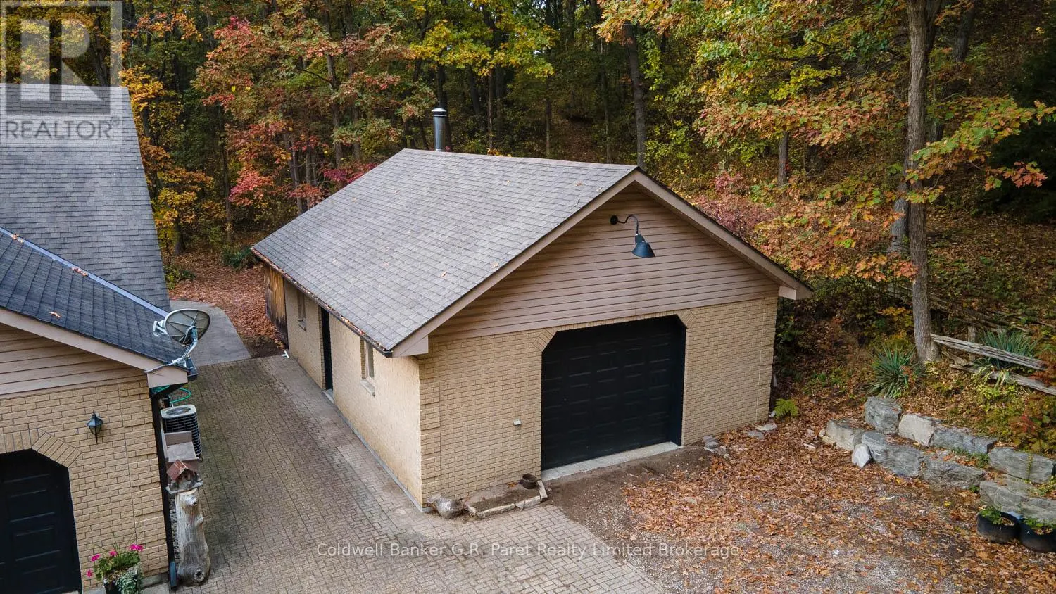 9862 LAKESHORE DRIVE