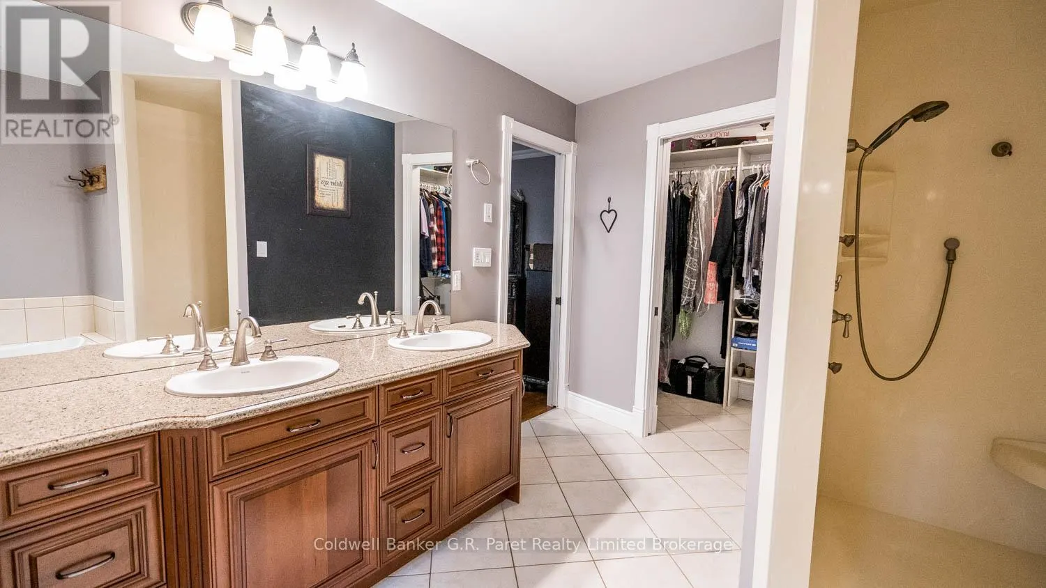 9862 LAKESHORE DRIVE