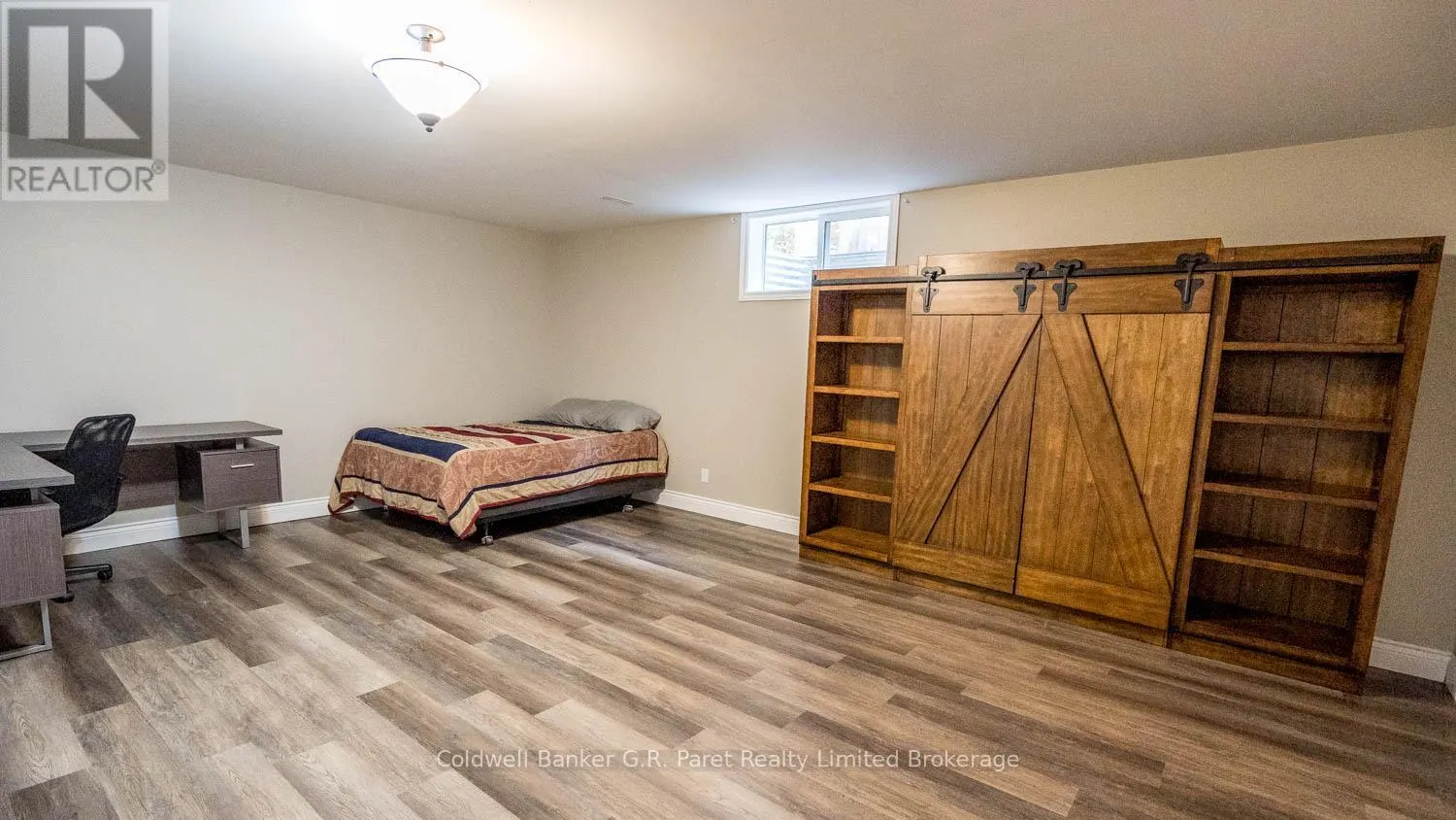 9862 LAKESHORE DRIVE