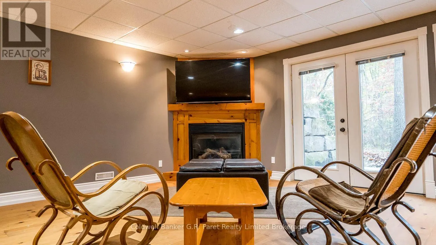 9862 LAKESHORE DRIVE