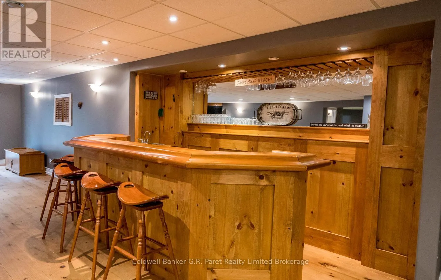 9862 LAKESHORE DRIVE