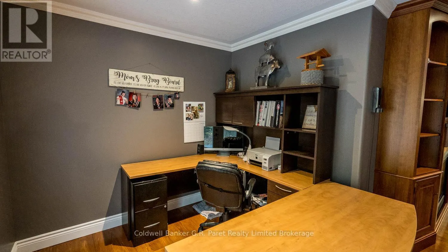 9862 LAKESHORE DRIVE