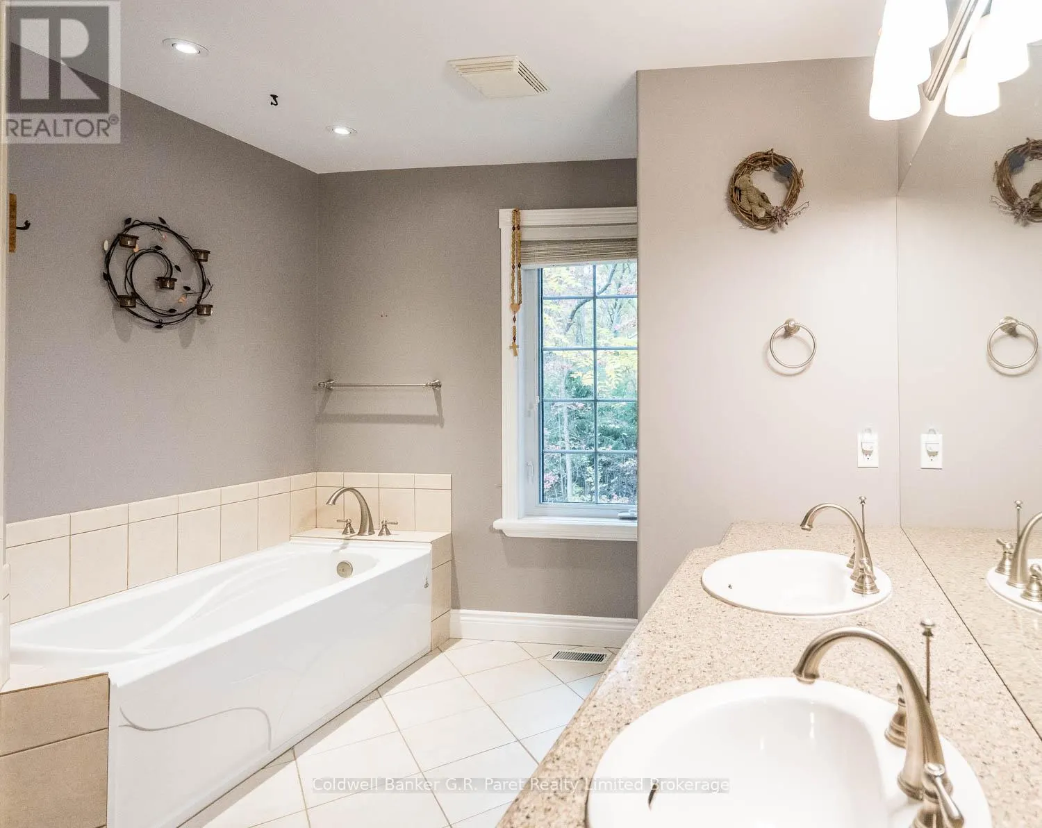 9862 LAKESHORE DRIVE