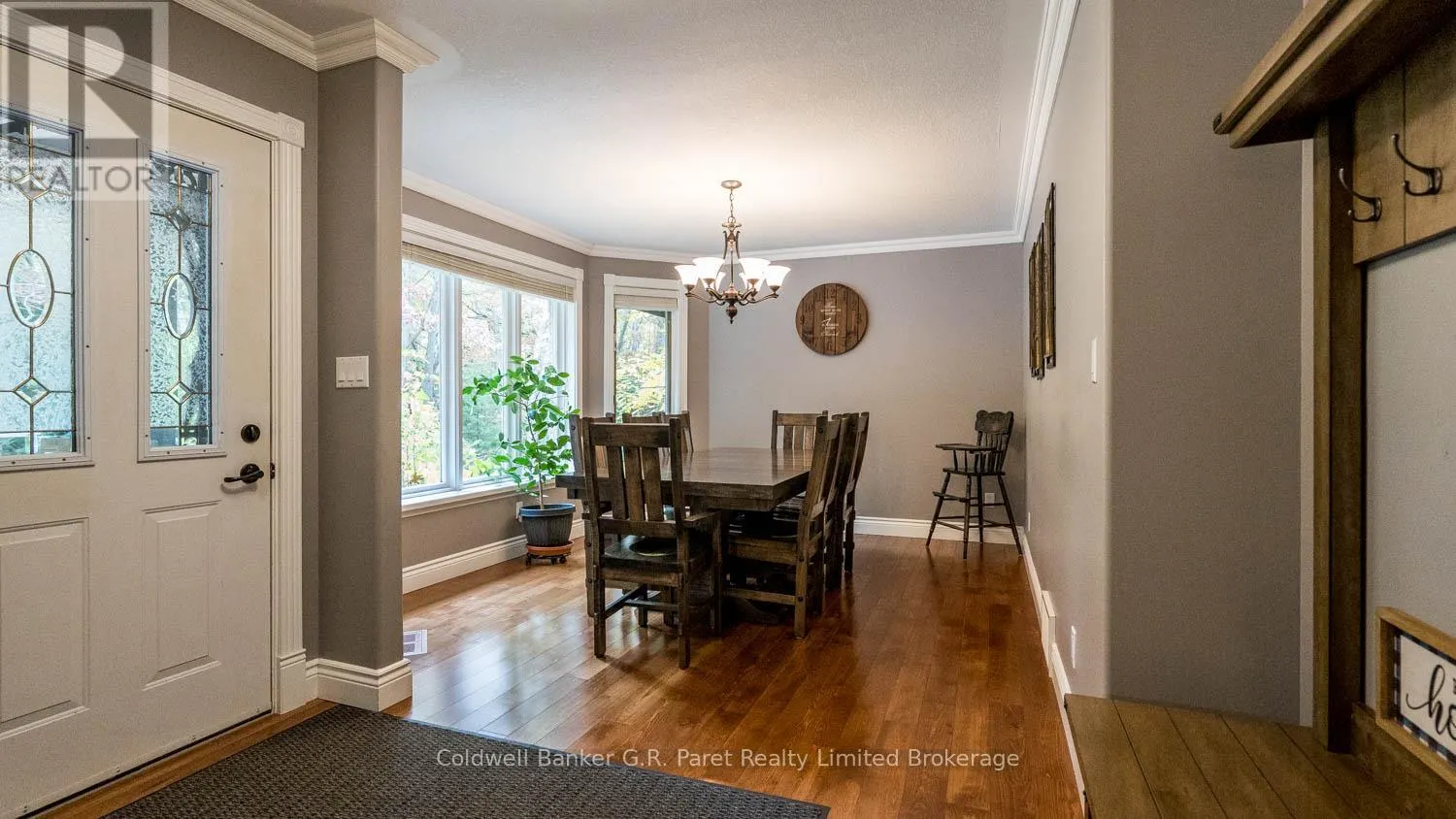 9862 LAKESHORE DRIVE