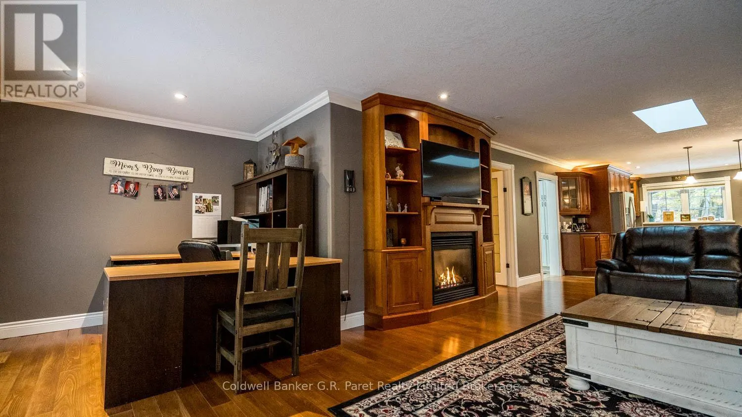 9862 LAKESHORE DRIVE