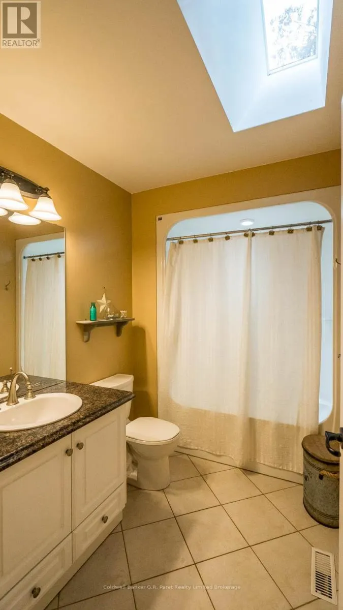 9862 LAKESHORE DRIVE