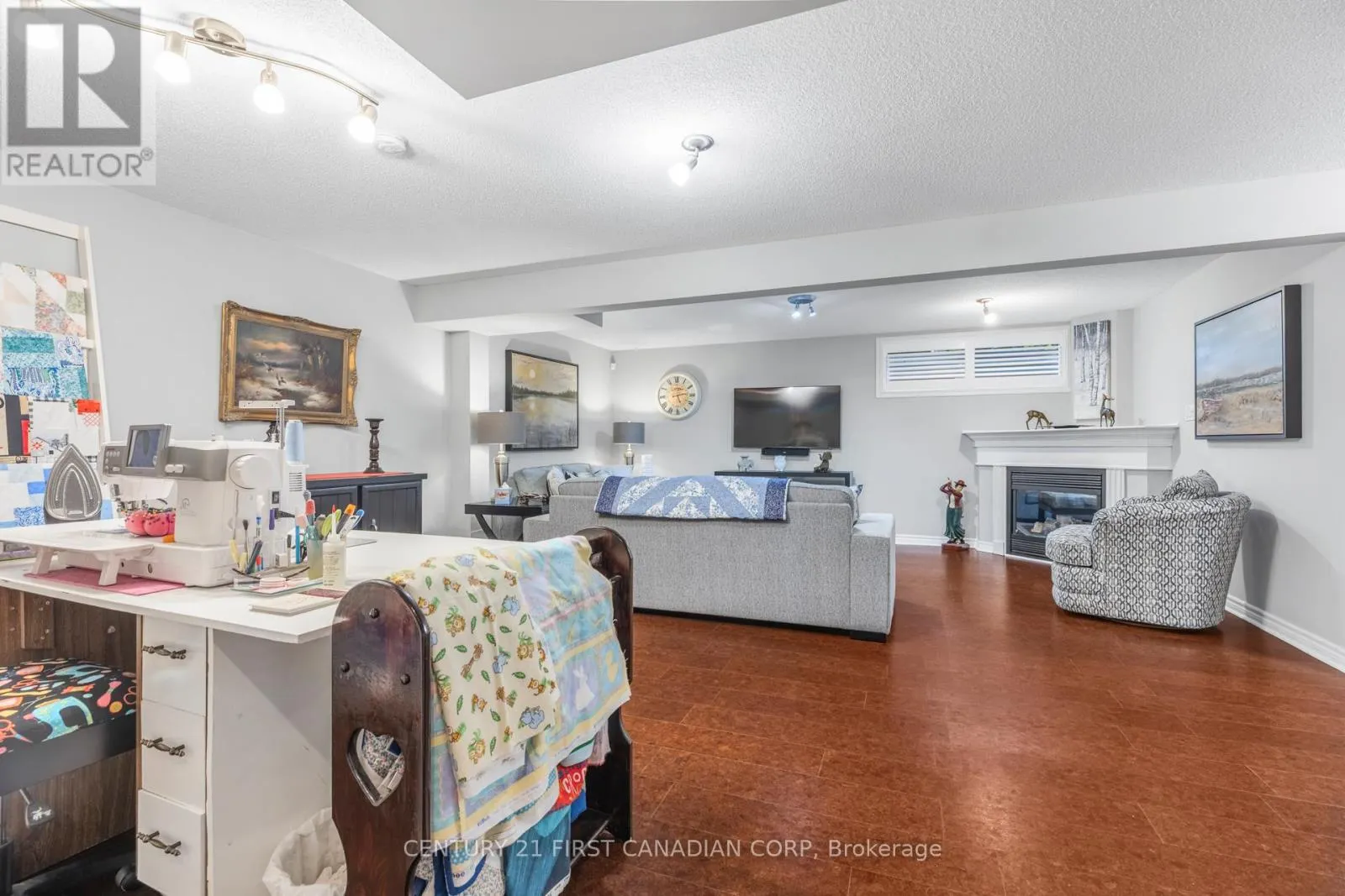 1 - 205 NORTH CENTRE ROAD, #1