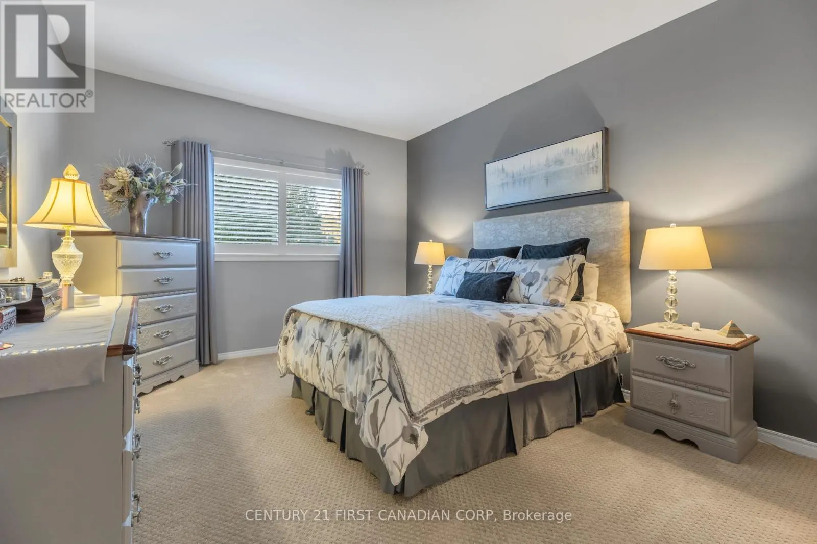 1 - 205 NORTH CENTRE ROAD, #1