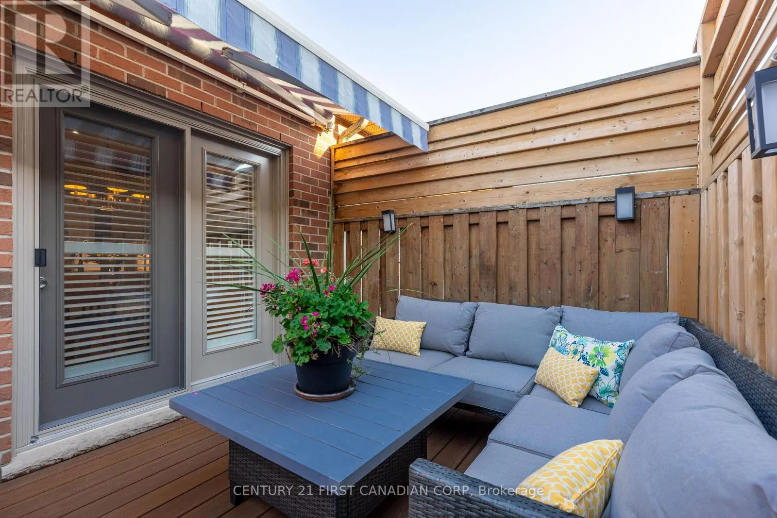 1 - 205 NORTH CENTRE ROAD, #1