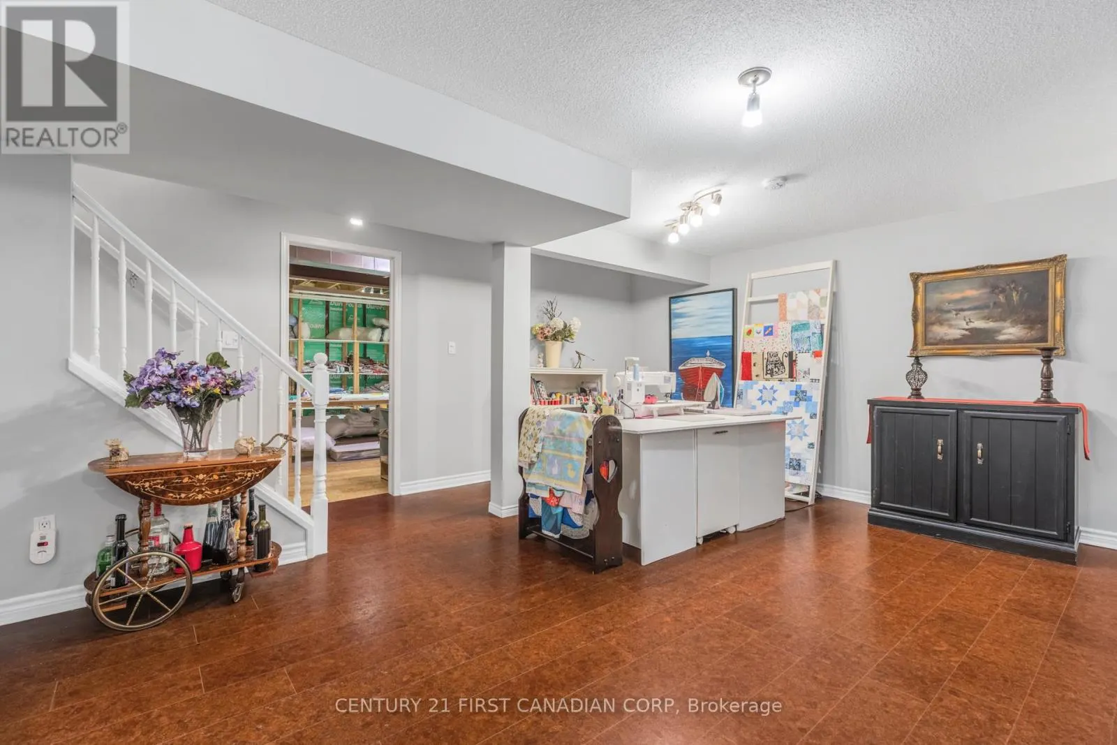 1 - 205 NORTH CENTRE ROAD, #1