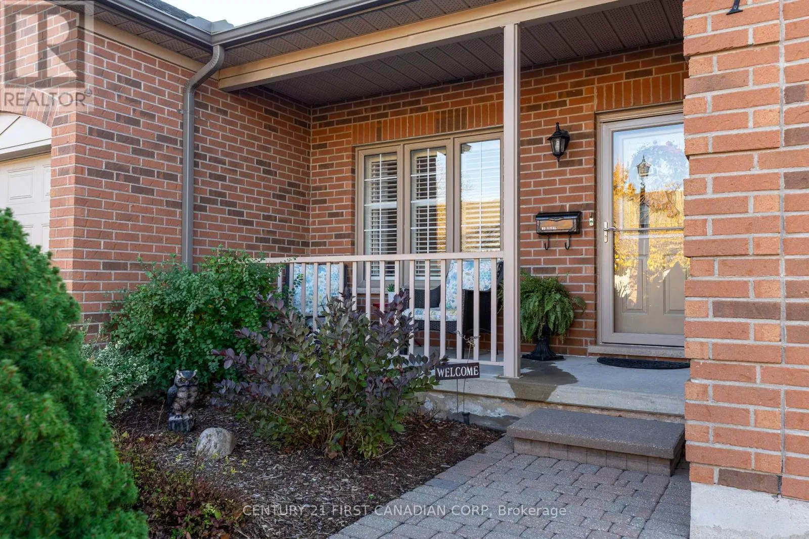 1 - 205 NORTH CENTRE ROAD, #1