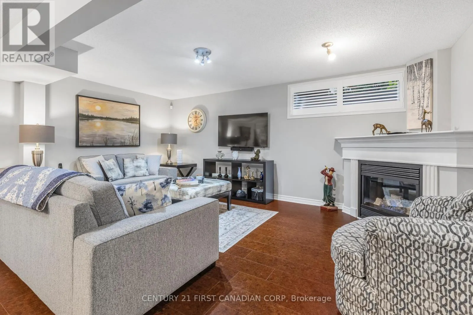 1 - 205 NORTH CENTRE ROAD, #1