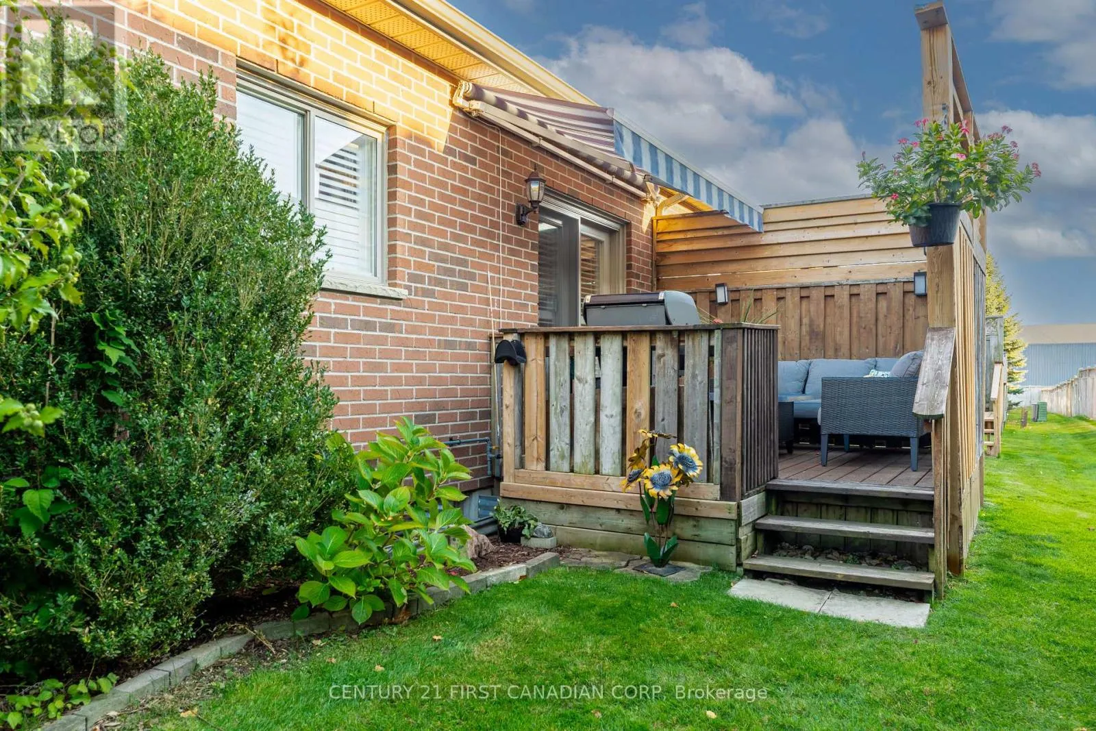 1 - 205 NORTH CENTRE ROAD, #1