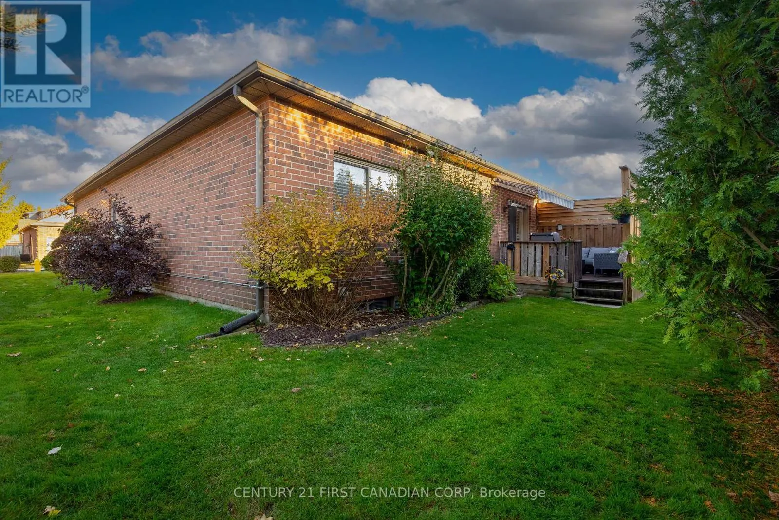 1 - 205 NORTH CENTRE ROAD, #1