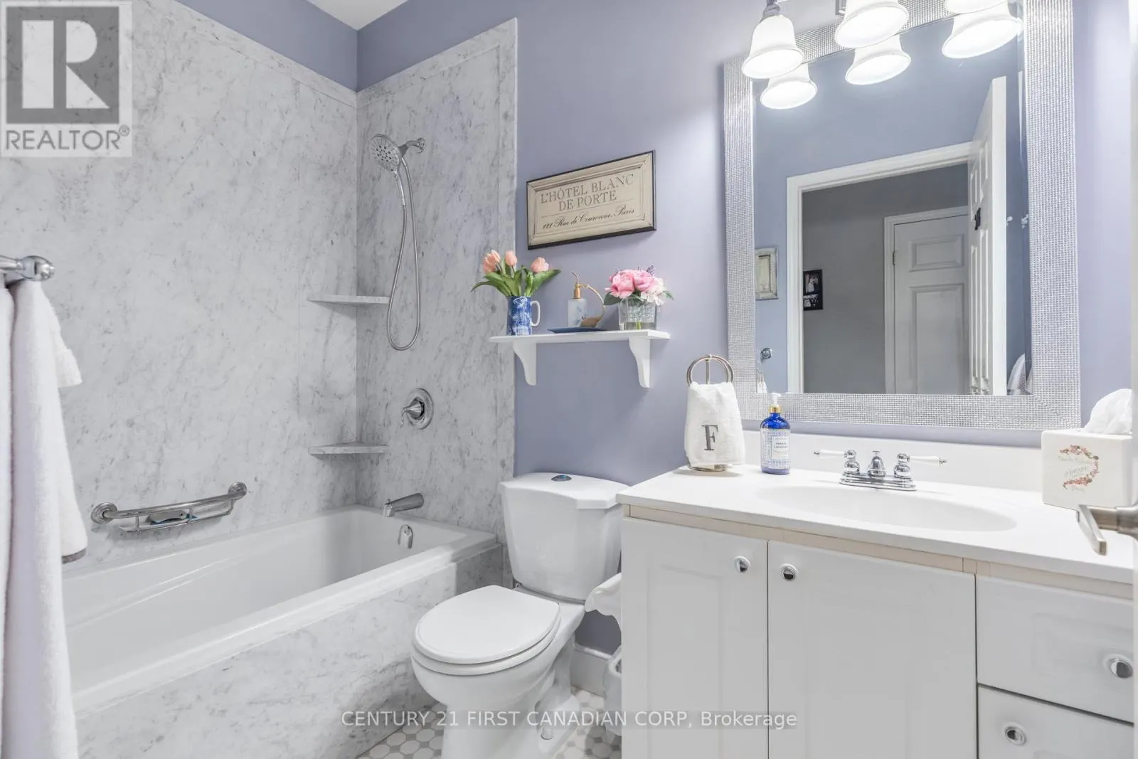 1 - 205 NORTH CENTRE ROAD, #1