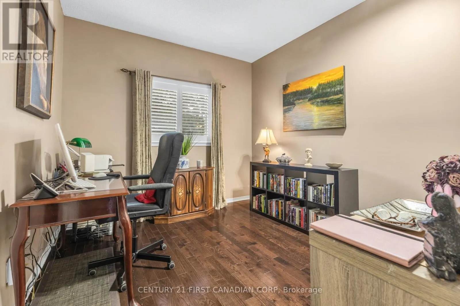 1 - 205 NORTH CENTRE ROAD, #1