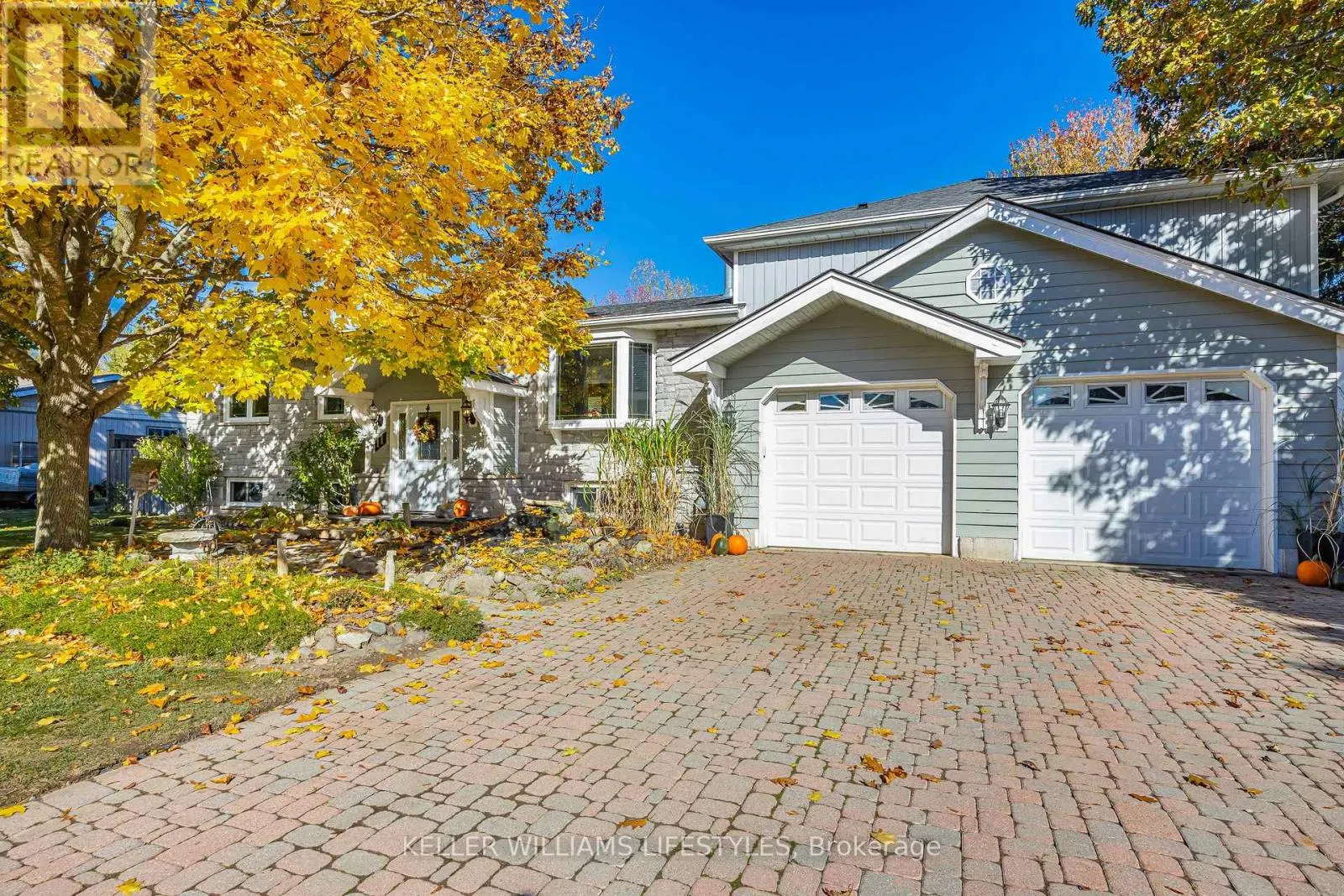 11 HAWTHORN CRESCENT