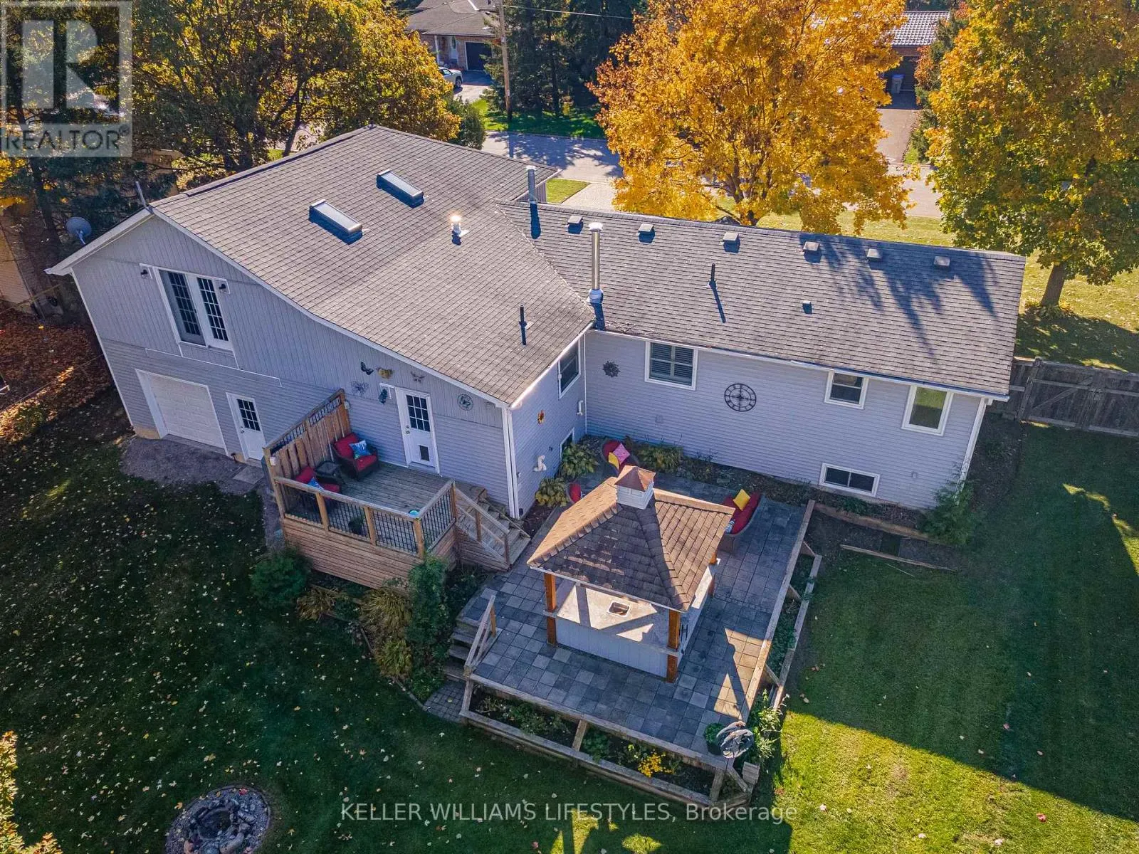 11 HAWTHORN CRESCENT