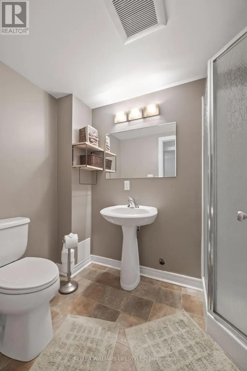 11 HAWTHORN CRESCENT