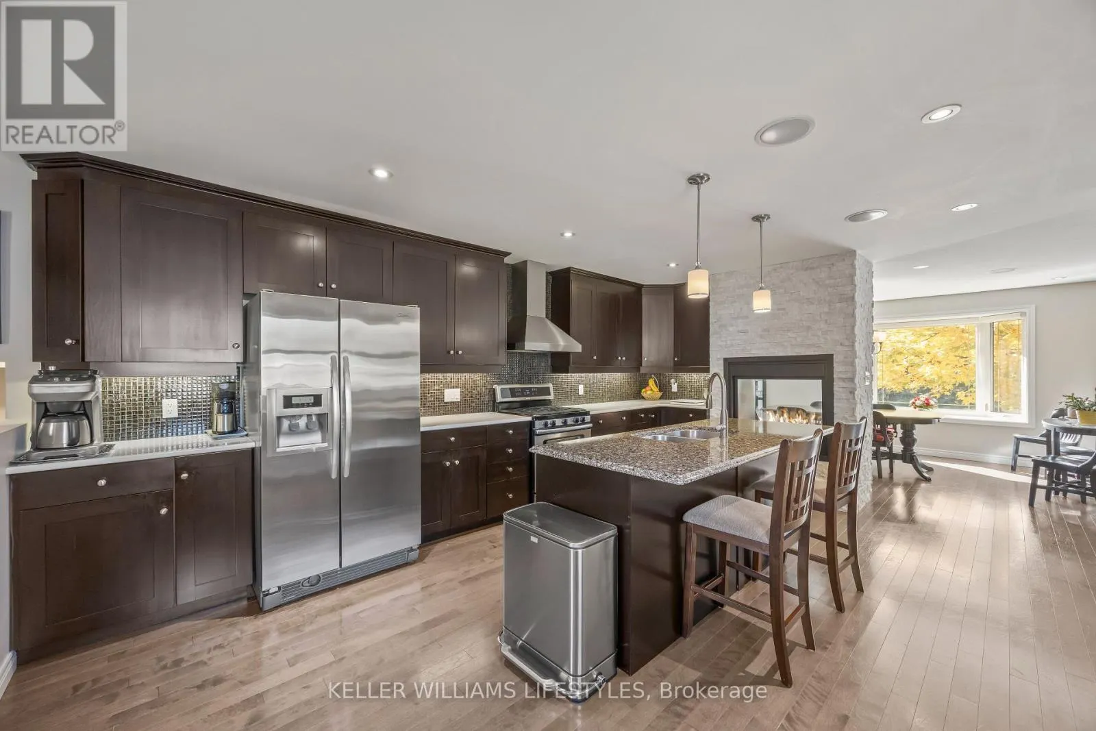 11 HAWTHORN CRESCENT