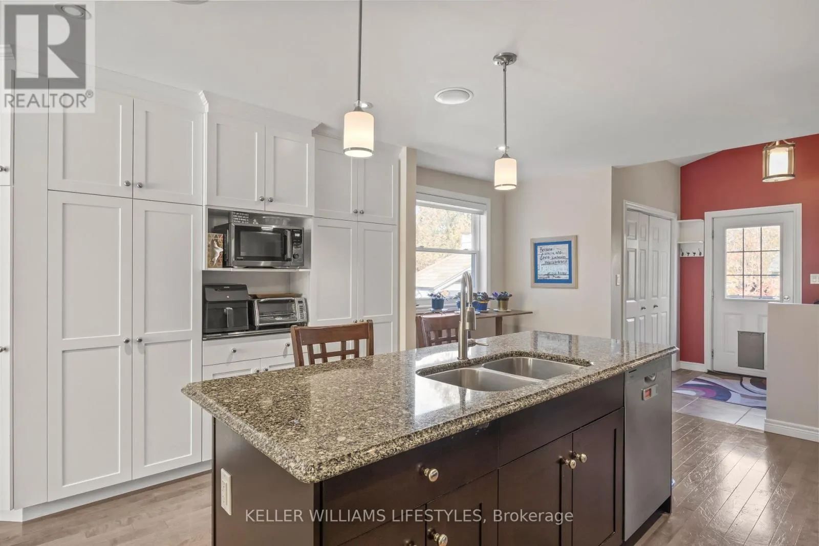 11 HAWTHORN CRESCENT