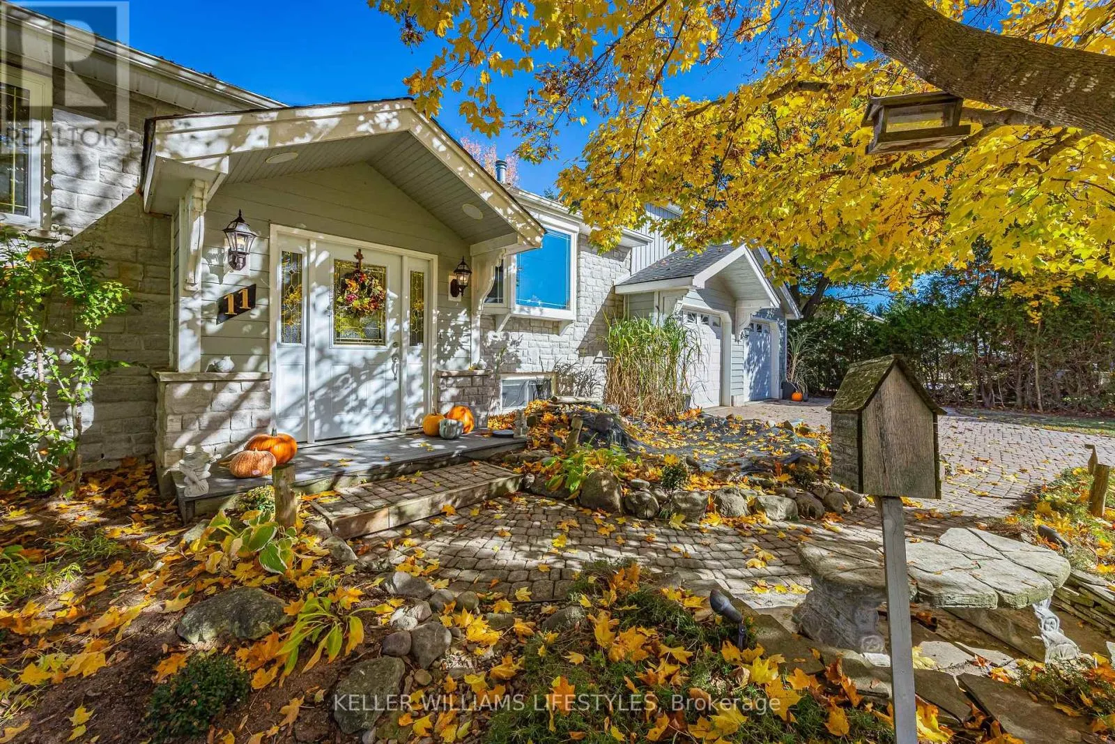 11 HAWTHORN CRESCENT