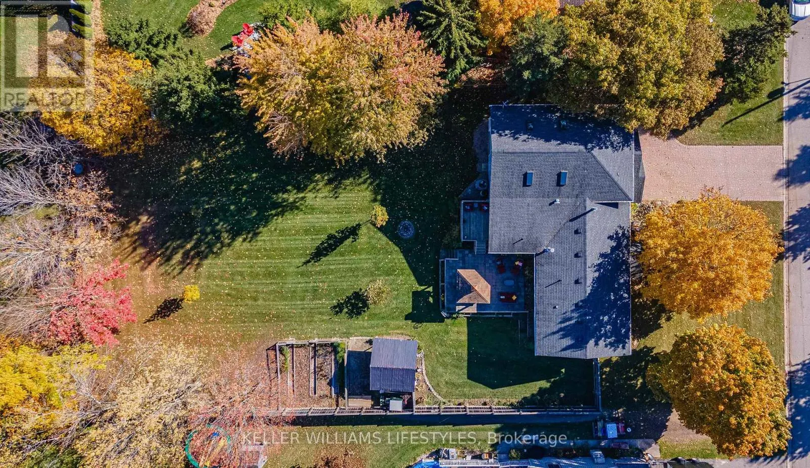 11 HAWTHORN CRESCENT