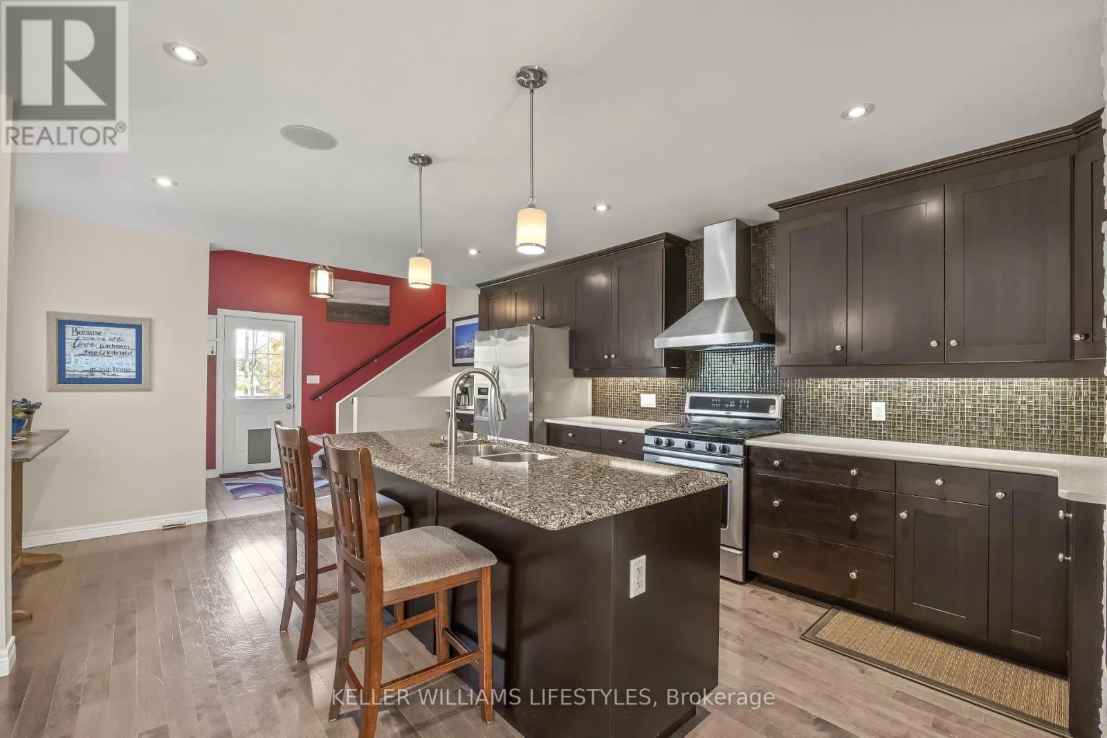 11 HAWTHORN CRESCENT