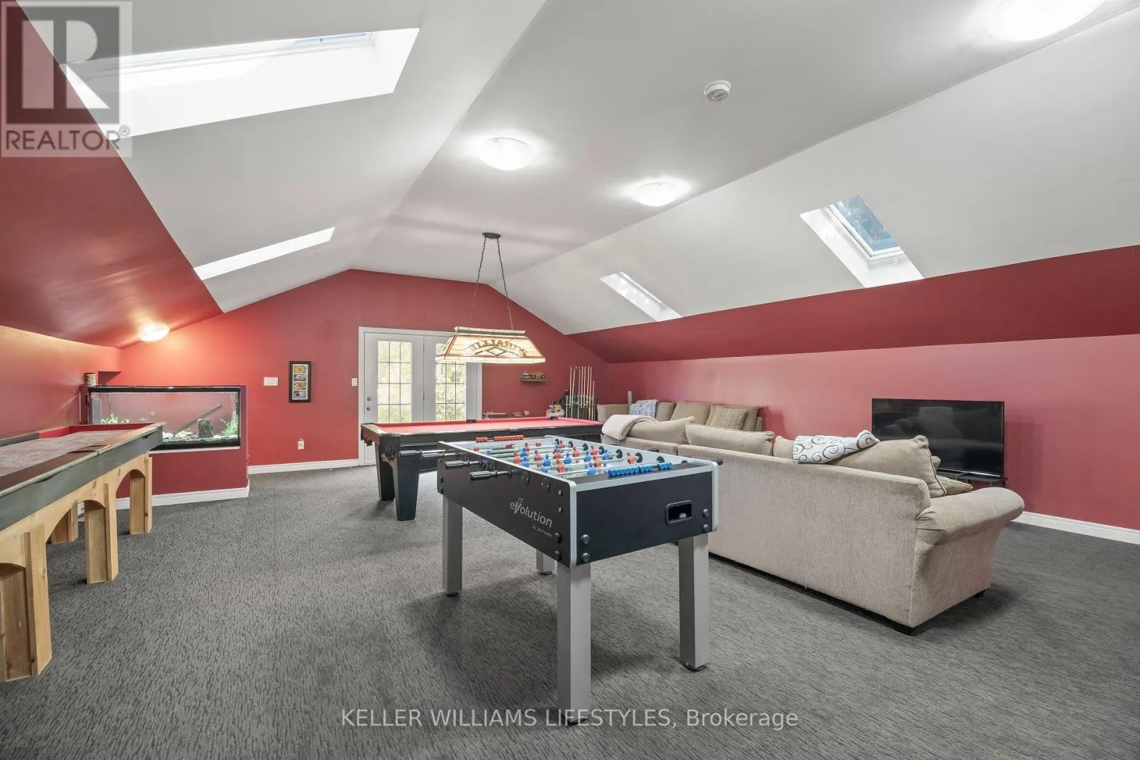 11 HAWTHORN CRESCENT