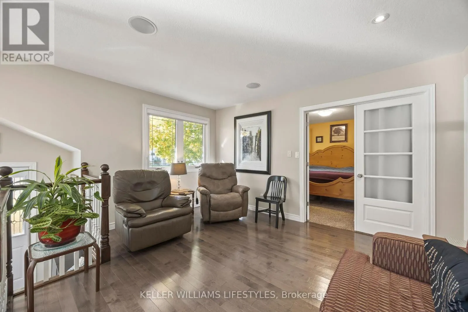 11 HAWTHORN CRESCENT