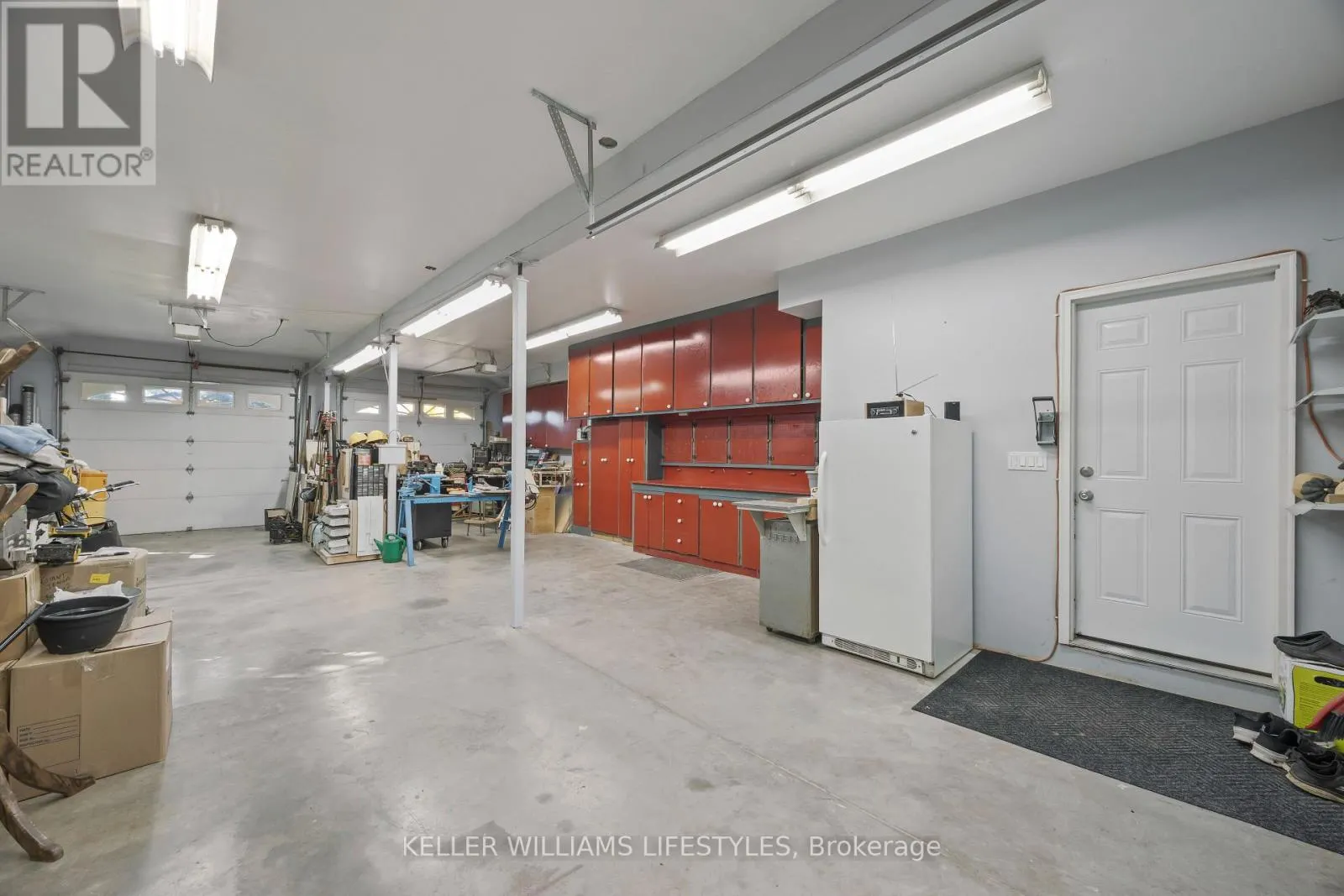 11 HAWTHORN CRESCENT