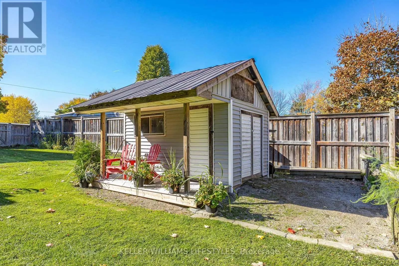 11 HAWTHORN CRESCENT