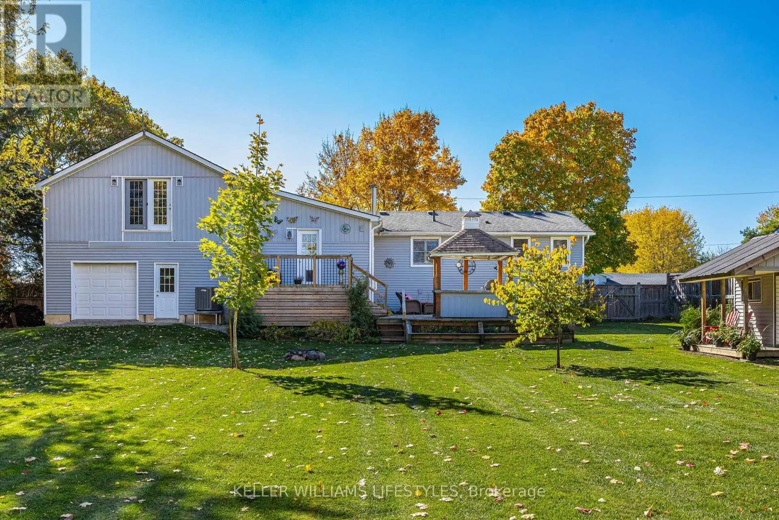 11 HAWTHORN CRESCENT